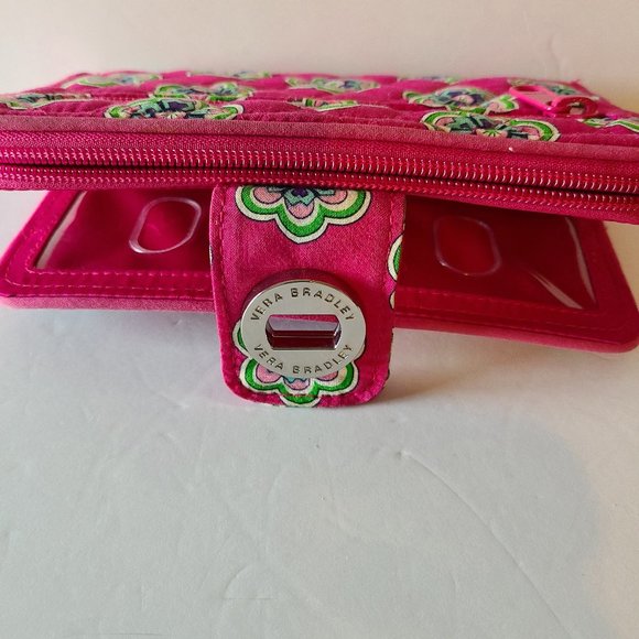 VERA BRADLEY TRIFOLD TURNLOCK PINK SWIRL FLOWERS QUILTED WALLET ZIP AROUND - Picture 3 of 9